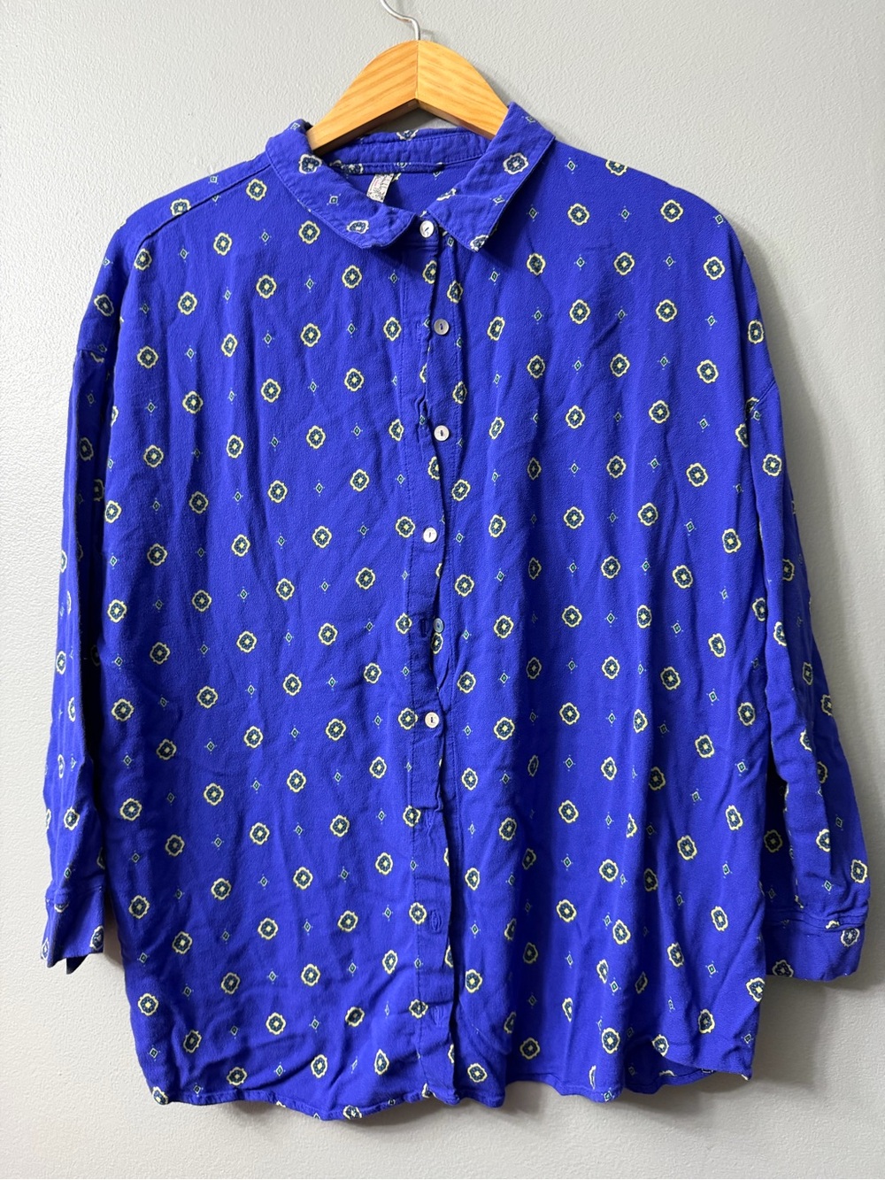 Free People Intimately Womens Buttonup Shirt Blouse Top Blue Size medium